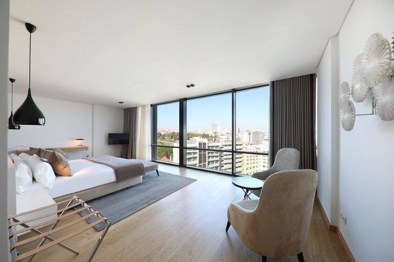 28_4483847_w 28_4483847_w