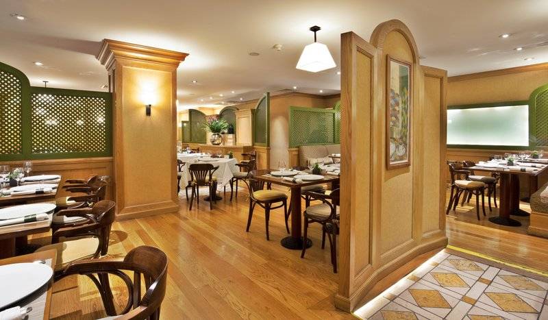 8_12169660_r 8_12169660_r