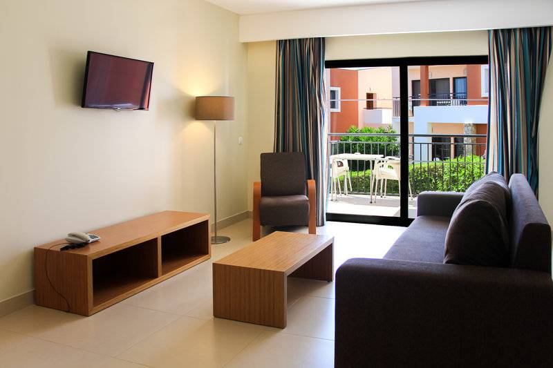 17_15554366_w 17_15554366_w