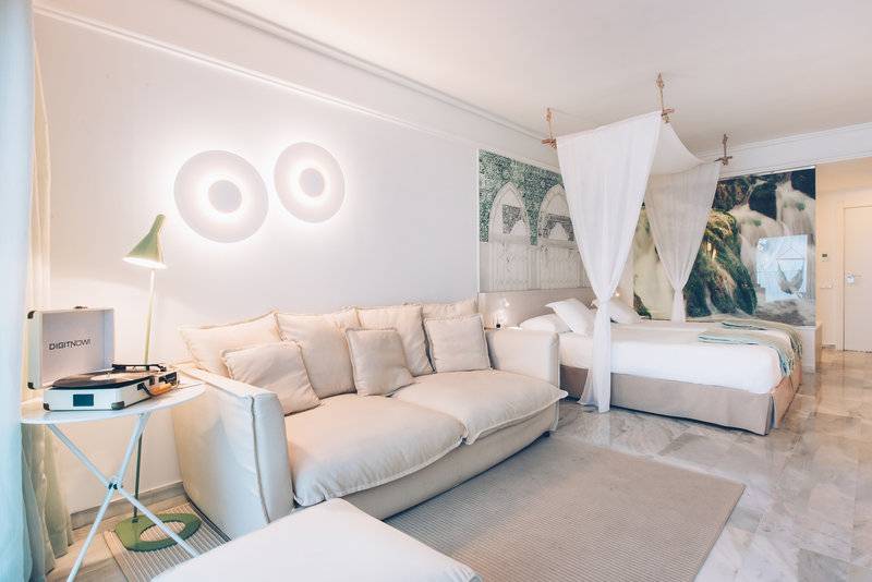 18_11303265_w 18_11303265_w