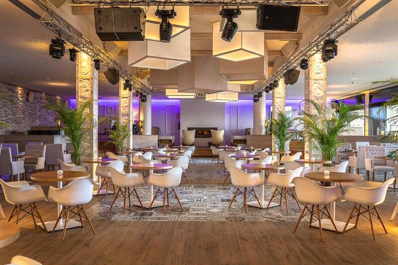 28_22886747_r 28_22886747_r