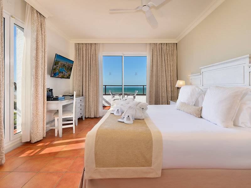 18_20715636_w 18_20715636_w