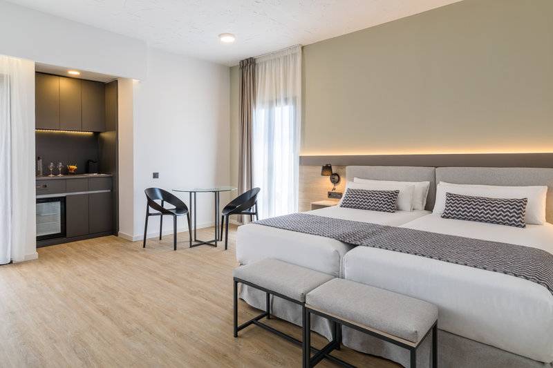 14_15255325_w 14_15255325_w