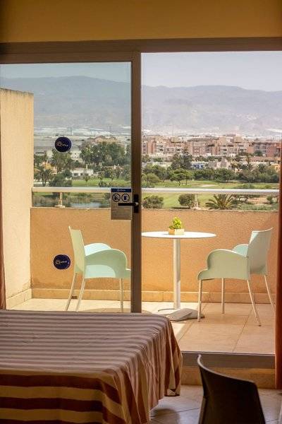 27_19396933_w 27_19396933_w