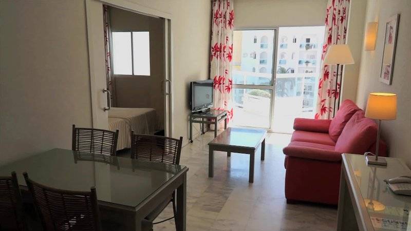 18_2448647_w 18_2448647_w