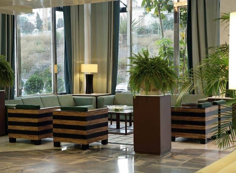 25_779872_l 25_779872_l