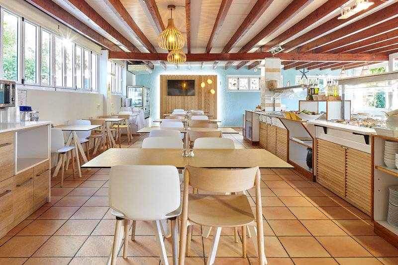 9_11154593_r 9_11154593_r