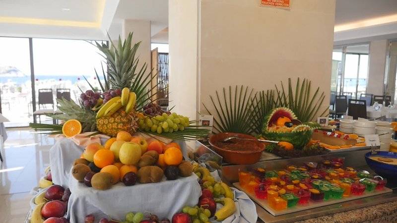 8_2451317_r 8_2451317_r