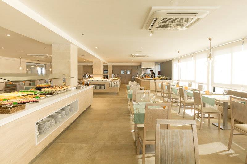 10_11533641_r 10_11533641_r