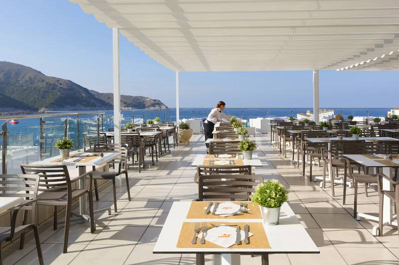 13_14395160_r 13_14395160_r