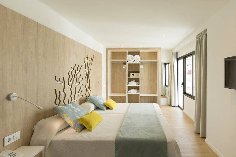 24_14395185_w 24_14395185_w