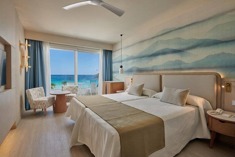 26_21356835_w 26_21356835_w