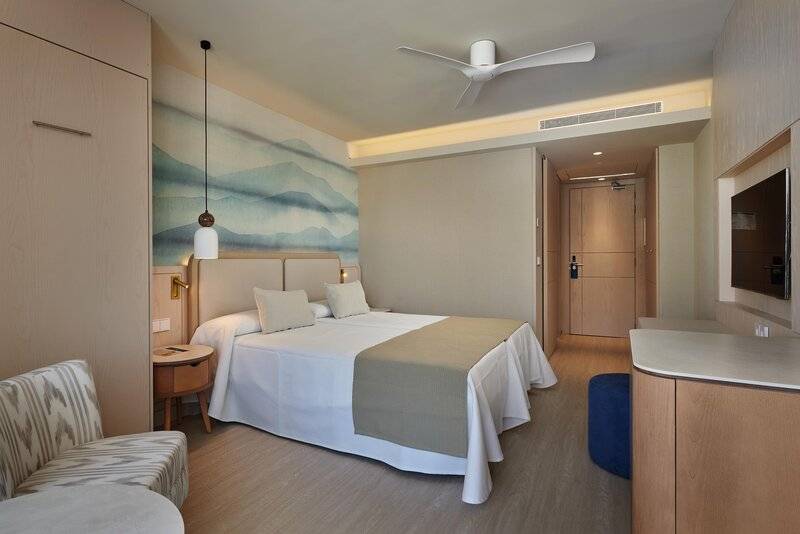 27_21356840_w 27_21356840_w