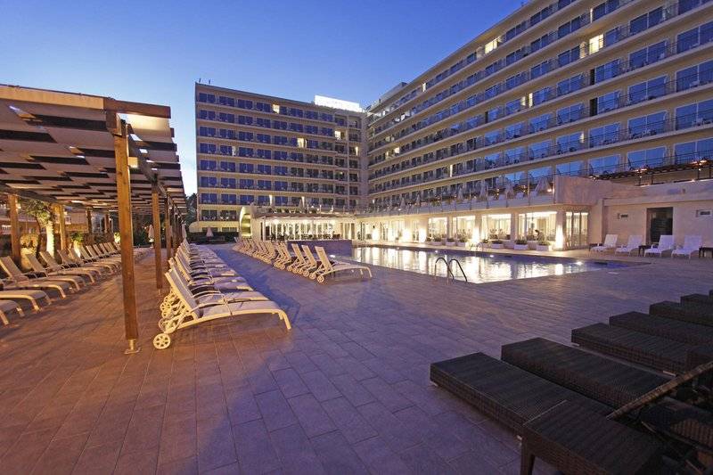 8_2496014_p 8_2496014_p