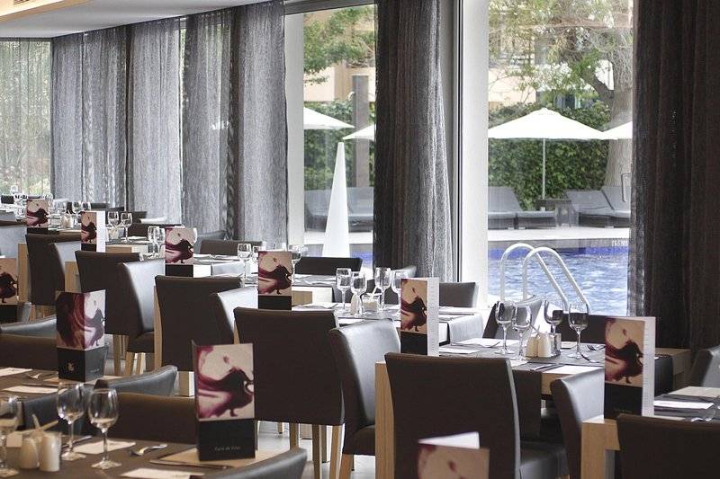 14_2496032_r 14_2496032_r