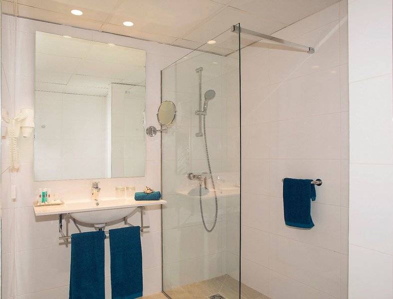 24_11534001_w 24_11534001_w