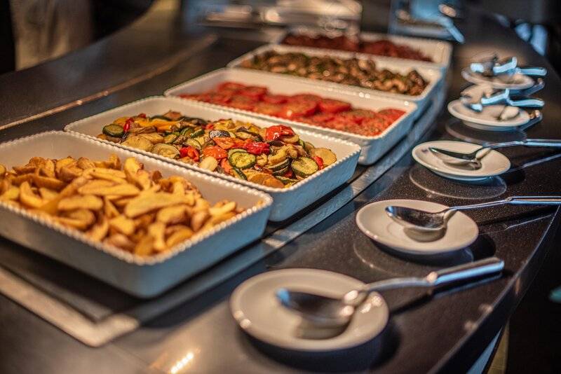 22_16970300_r 22_16970300_r