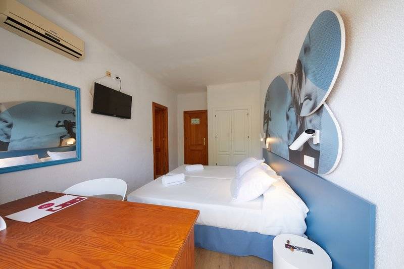 23_15359814_w 23_15359814_w