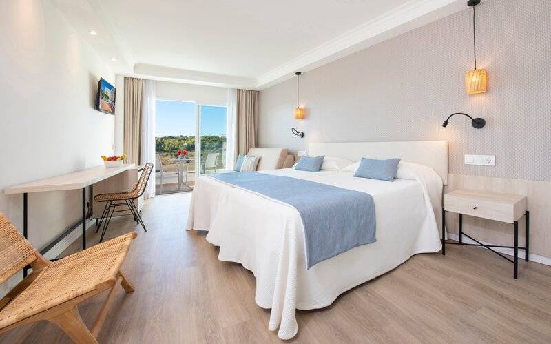 18_22868532_w 18_22868532_w