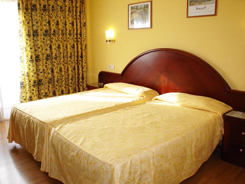 12_844966_w 12_844966_w