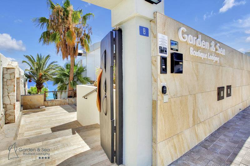 8_15609325_a 8_15609325_a