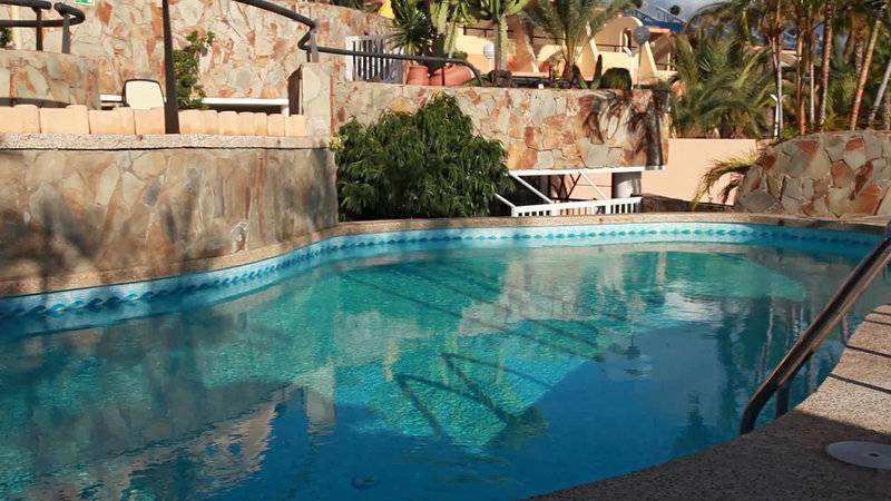 9_4684328_p 9_4684328_p