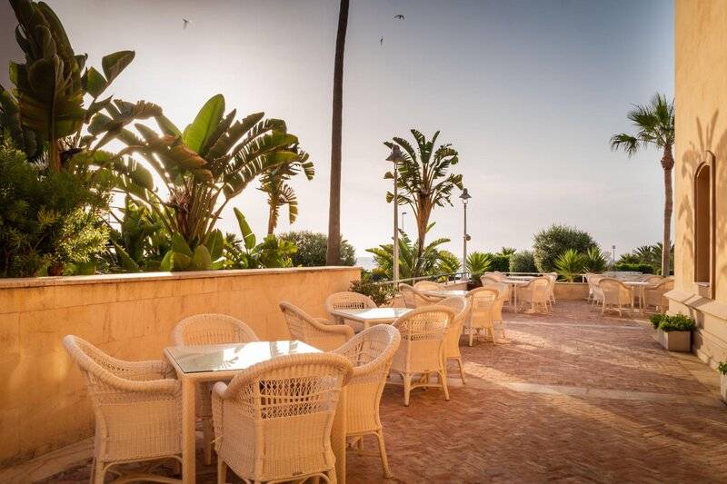 12_17326139_r 12_17326139_r