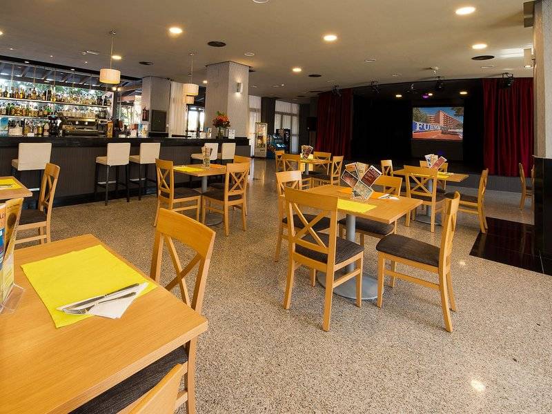 20_7619023_r 20_7619023_r