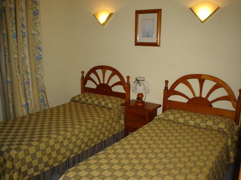 9_860008_w 9_860008_w