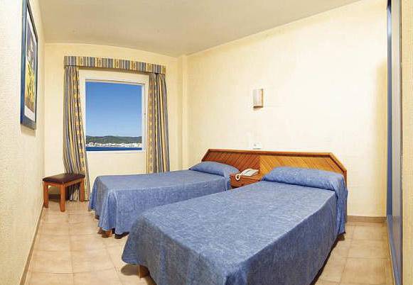 11_718072_w 11_718072_w