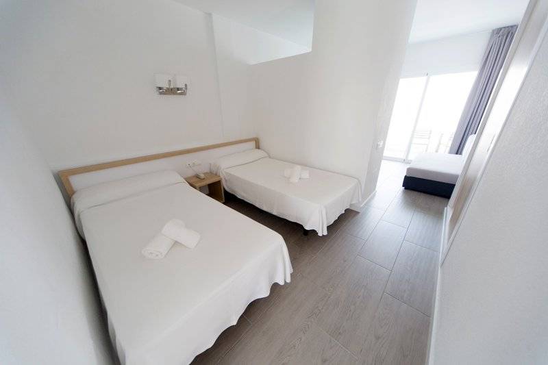 12_17151680_w 12_17151680_w