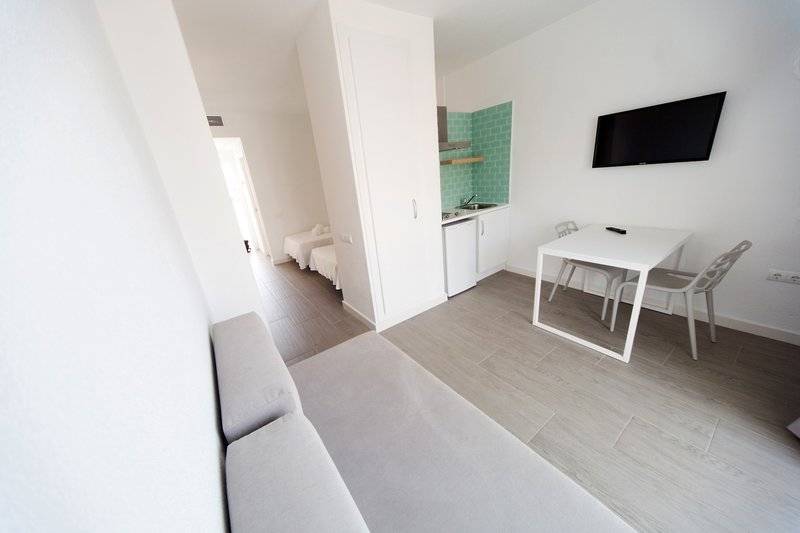 14_17151690_w 14_17151690_w