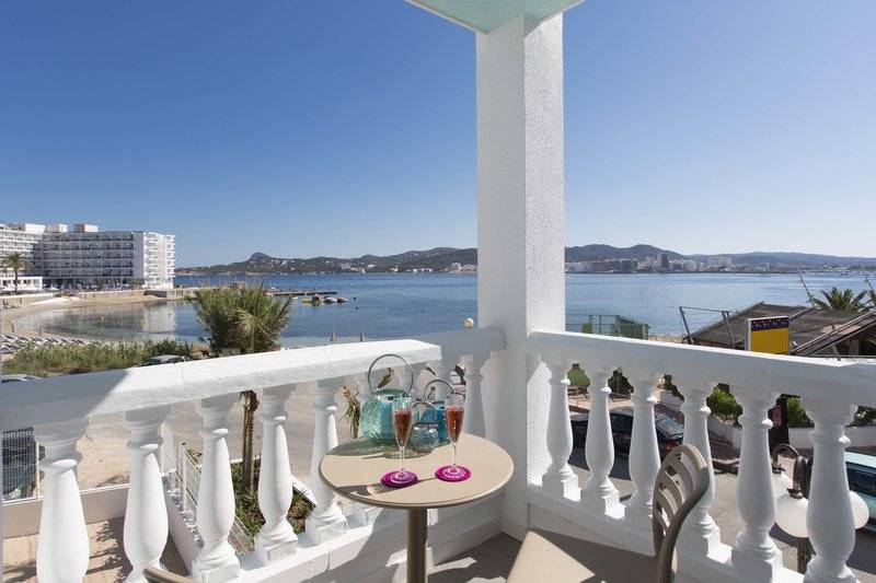 18_17151715_w 18_17151715_w