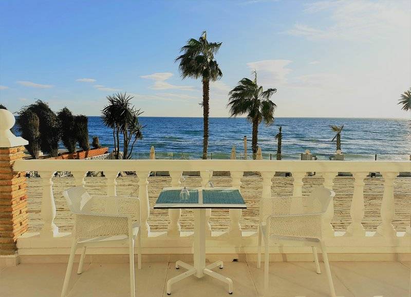 10_14198626_r 10_14198626_r