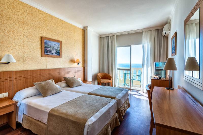 26_14198681_w 26_14198681_w