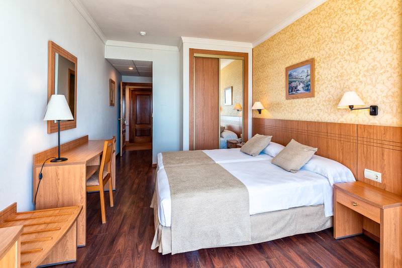 27_14198686_w 27_14198686_w