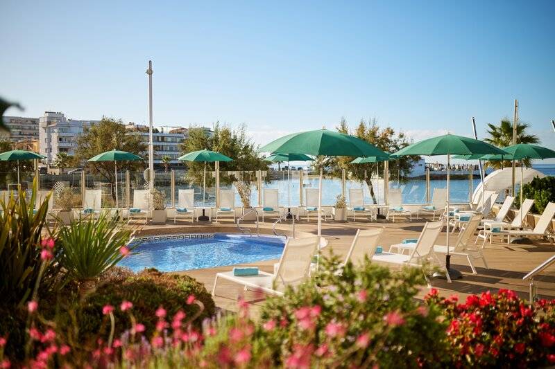 9_22729350_p 9_22729350_p