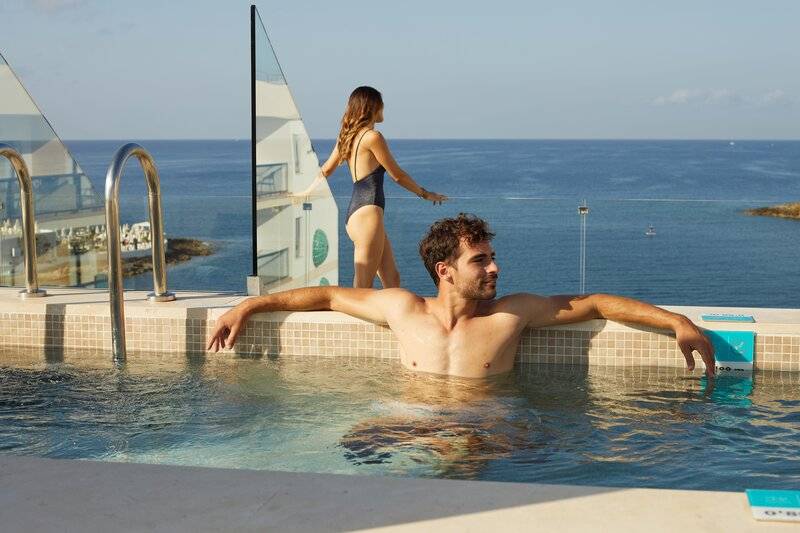 11_22729415_p 11_22729415_p