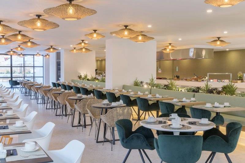 8_11171759_r 8_11171759_r