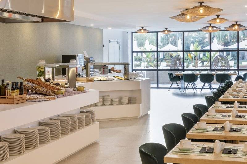 9_11171794_r 9_11171794_r