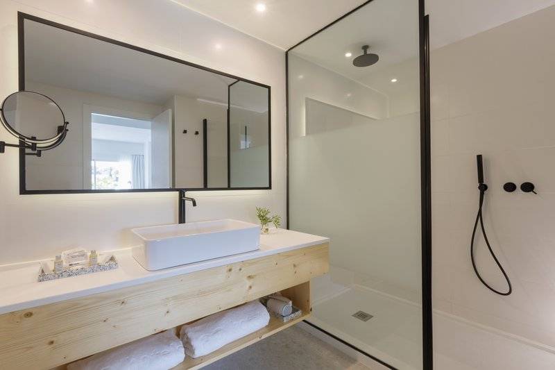 10_11171699_w 10_11171699_w