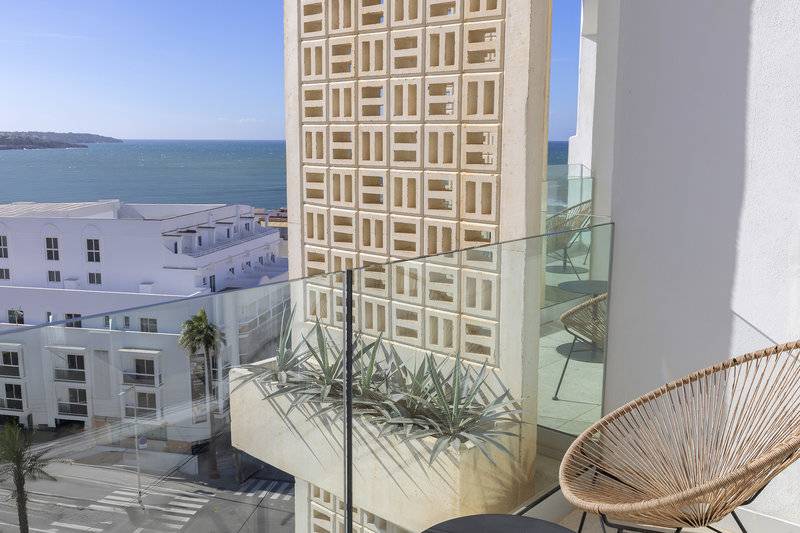 23_20899876_w 23_20899876_w