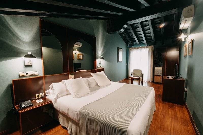 12_16772221_w 12_16772221_w