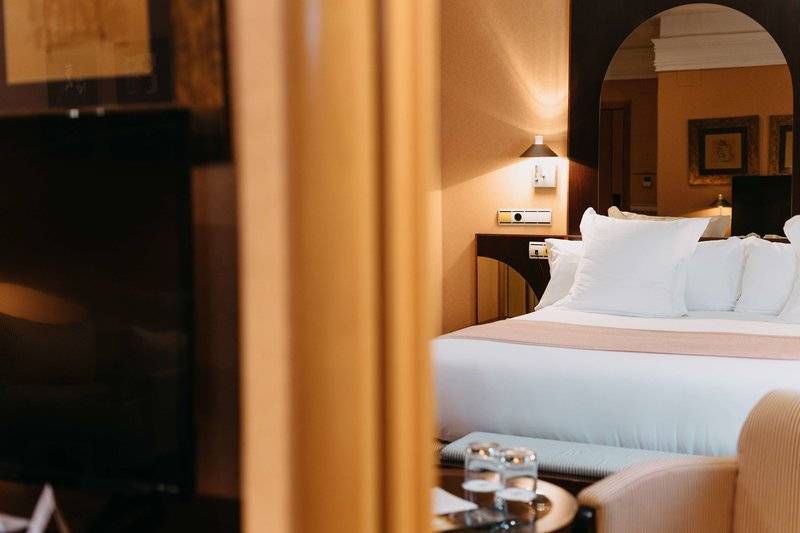 16_16772270_w 16_16772270_w