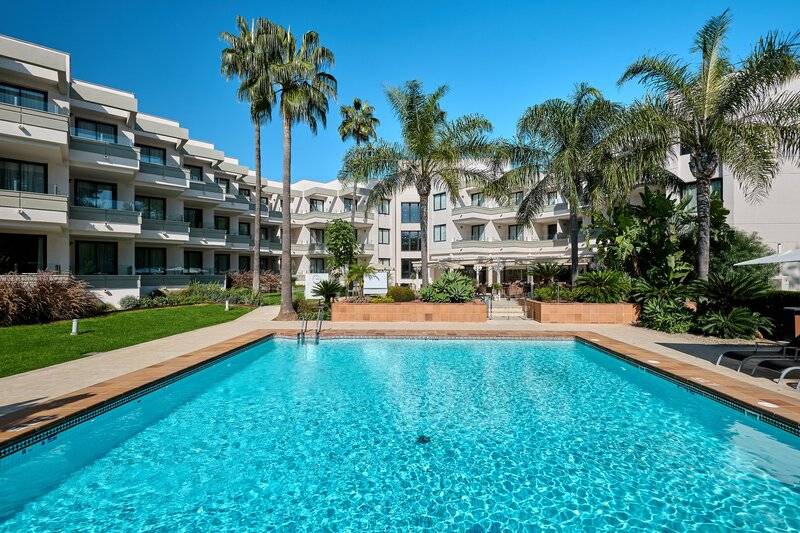 10_21353174_p 10_21353174_p