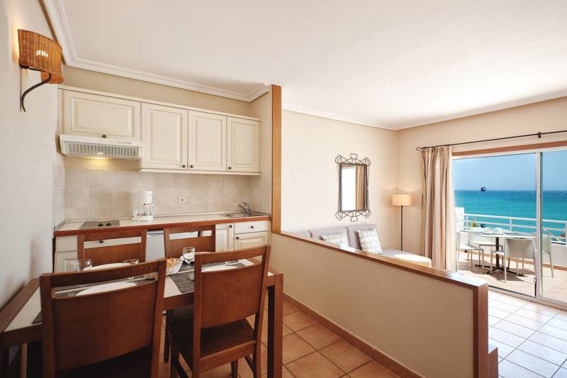 25_15396212_w 25_15396212_w