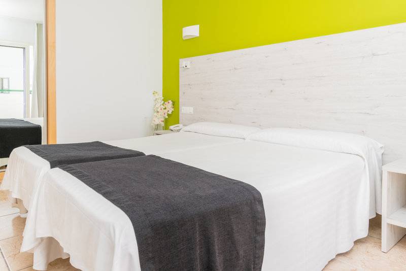 12_11172953_w 12_11172953_w