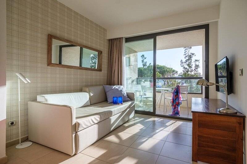 18_22403406_w 18_22403406_w