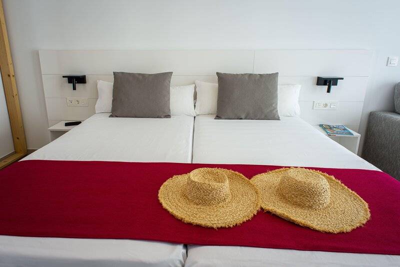 9_19321702_w 9_19321702_w