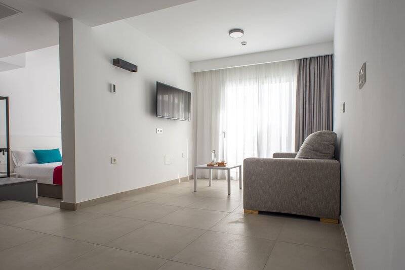 21_19321812_w 21_19321812_w